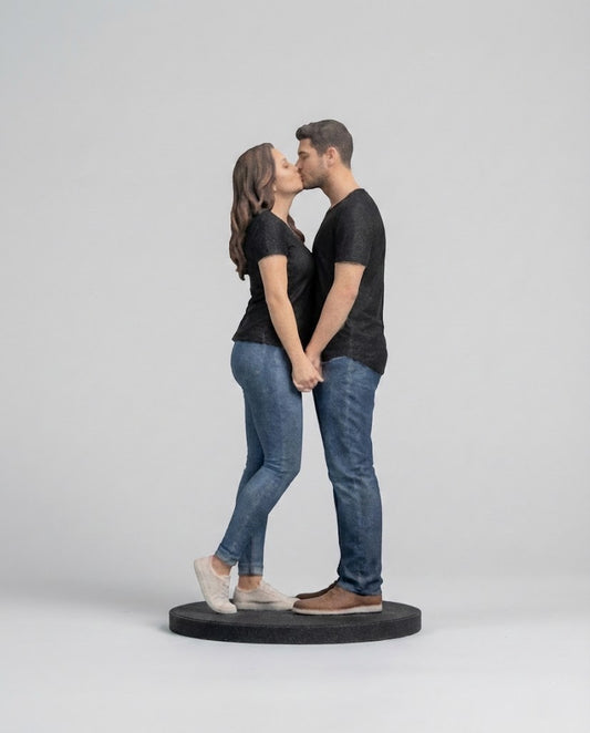 Valentine’s Couple Kiss Figurine from Photo (Face Only)