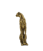 Leopard statue looking sidewards 